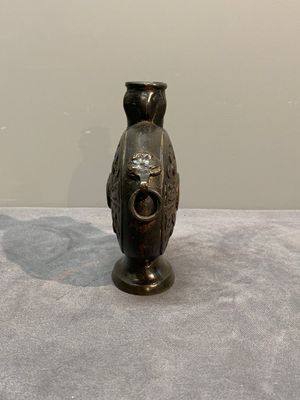 Three Chinese archaistic miniature bronze vases, Song/Yuan — 照片 2