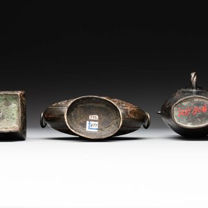 Three Chinese archaistic miniature bronze vases, Song/Yuan — 照片 6