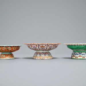 Three Chinese Bencharong-style footed bowls for the Thai market, 19th C. — photo 2