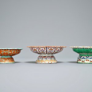 Three Chinese Bencharong-style footed bowls for the Thai market, 19th C. — photo 5