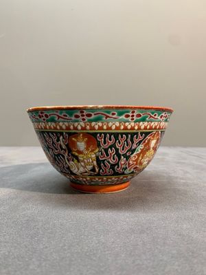 Three Chinese black-ground Bencharong bowls for the Thai market, 19th C. — photo 11