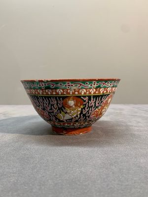 Three Chinese black-ground Bencharong bowls for the Thai market, 19th C. — photo 16