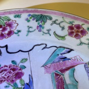 Three Chinese blue and white and famille rose dishes, Kangxi/Yongzheng — 照片 16