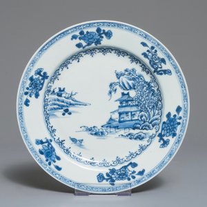 Three Chinese blue and white Binh Thuan and Nanking Cargo shipwreck plates, Ming and Qing — photo 6