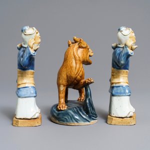 Three Chinese blue and white biscuit figures, Qianlong — photo 3