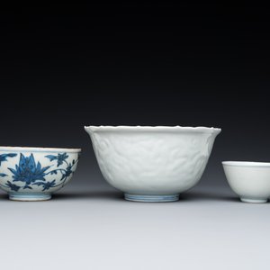 Three Chinese blue and white bowls, Ming — photo 2