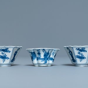 Three Chinese blue and white cups and saucers, Chenghua and hall marks, Kangxi — 照片 4