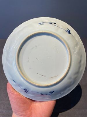 Three Chinese blue and white dishes and two plates, Kangxi — foto 11