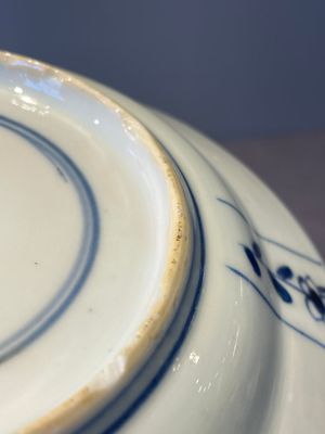 Three Chinese blue and white dishes and two plates, Kangxi — foto 5