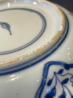 Three Chinese blue and white dishes and two plates, Kangxi — foto 6