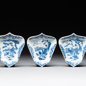 Three Chinese blue and white dishes and two plates, Kangxi — foto 2