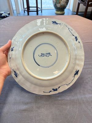 Three Chinese blue and white dishes with figural design, Kangxi — 照片 7