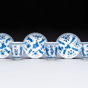 Three Chinese blue and white 'Elegant Beauties' cups and saucers, Chenghua and jade marks, Kangxi — photo 1