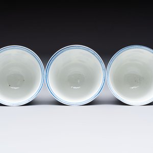 Three Chinese blue and white 'Elegant Beauties' cups and saucers, Chenghua and jade marks, Kangxi — photo 8
