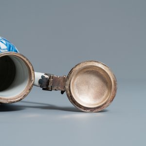 Three Chinese blue and white ewers, a teapot and a metal-mounted vase, Kangxi/Qianlong — photo 17