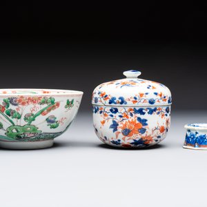 Three Chinese blue and white, famille rose and black-glazed covered teapots, a salt, an Imari-style covered bowl, and a famille verte bowl, 18th C. — photo 8
