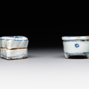 Three Chinese blue and white incense boxes and covers for the Japanese market, late Ming, 17th C. — 照片 11