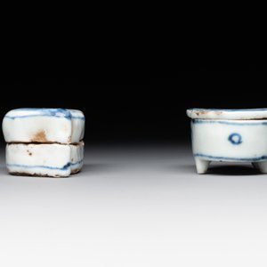 Three Chinese blue and white incense boxes and covers for the Japanese market, late Ming, 17th C. — 照片 9