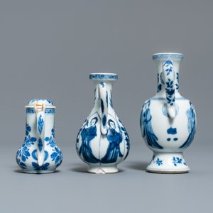 Three Chinese blue and white jugs, Kangxi — photo 5