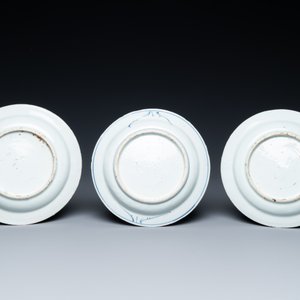 Three Chinese blue and white ko-sometsuke plates for the Japanese market, late Ming — photo 4