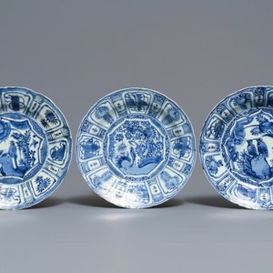 Three Chinese blue and white kraak porcelain 'bird' plates, Wanli — photo 1