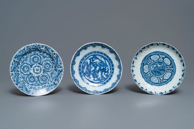 Three Chinese blue and white kraak porcelain plates, Wanli