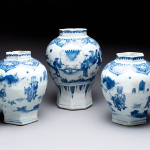 Three Chinese blue and white 'Lian Sheng San Ji 連升三級' vases, Transitional period — foto 1