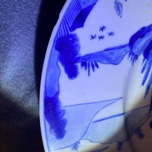 Three Chinese blue and white 'Long Eliza' plates, Kangxi/Yongzheng — 照片 8