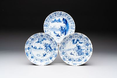Three Chinese blue and white ’Mu Lan Qiu Xian 木蘭秋獮' plates, Kangxi