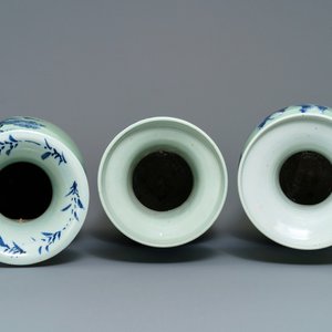 Three Chinese blue and white on celadon ground vases, 19th C. — 照片 5