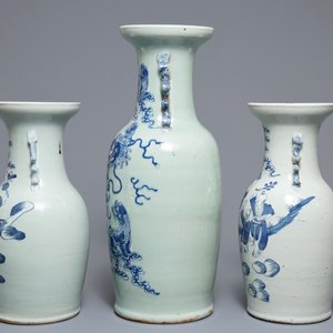 Three Chinese blue and white on celadon ground vases, 19th C. — photo 4