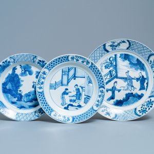 Three Chinese blue and white plates, Chenghua marks, Kangxi — 照片 1