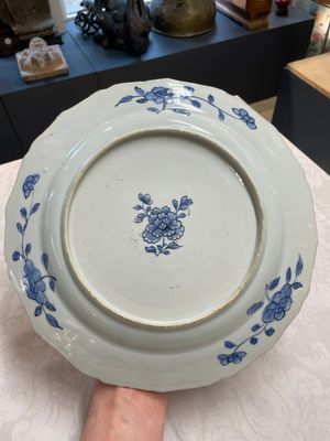 Three Chinese blue and white plates, three saucers and an octagonal dish, Qianlong — 照片 19