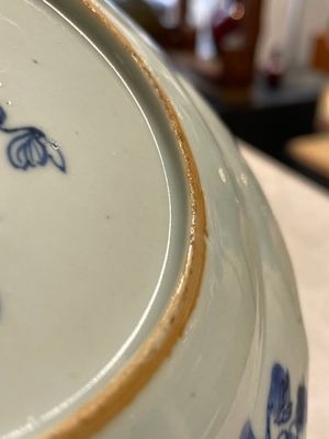 Three Chinese blue and white plates, three saucers and an octagonal dish, Qianlong — 照片 28