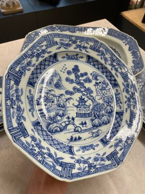 Three Chinese blue and white plates, three saucers and an octagonal dish, Qianlong — 照片 4