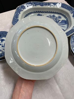 Three Chinese blue and white plates, three saucers and an octagonal dish, Qianlong — 照片 5