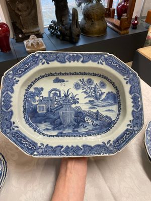 Three Chinese blue and white plates, three saucers and an octagonal dish, Qianlong — 照片 6