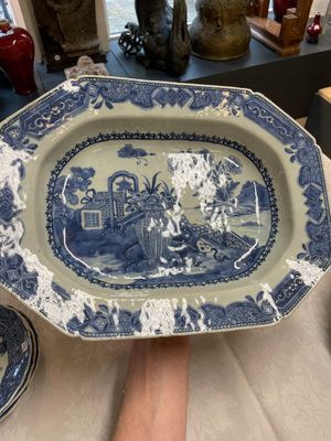Three Chinese blue and white plates, three saucers and an octagonal dish, Qianlong — 照片 7