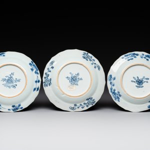 Three Chinese blue and white plates, three saucers and an octagonal dish, Qianlong — 照片 7