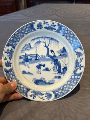 Three Chinese blue and white plates with figural design, Chenghua and Kangxi mark, Kangxi — photo 11