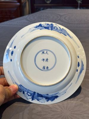Three Chinese blue and white plates with figural design, Chenghua and Kangxi mark, Kangxi — photo 16