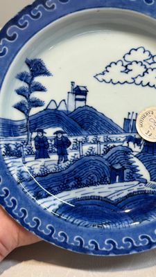 Three Chinese blue and white 'Scheveningen' or 'Nabeshima' plates, Kangxi — photo 2