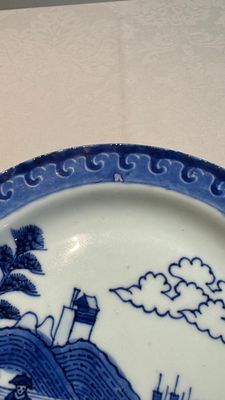 Three Chinese blue and white 'Scheveningen' or 'Nabeshima' plates, Kangxi — photo 9
