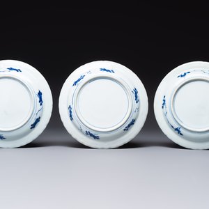 Three Chinese blue and white 'Scheveningen' or 'Nabeshima' plates, Kangxi — photo 2