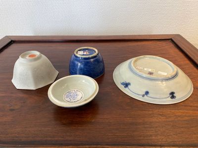 Three Chinese blue and white shipwreck porcelain wares, Transitional period and Jiaqing — 照片 4
