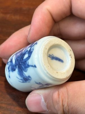 Three Chinese blue and white snuff bottles, Yongzheng mark, 19th C. — 照片 10