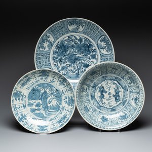 Three Chinese blue and white Swatow dishes, Ming — photo 1
