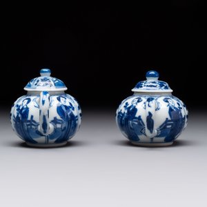 Three Chinese blue and white teapots, a cup and a saucer, Kangxi — foto 17