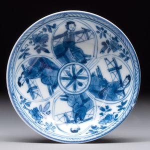Three Chinese blue and white teapots, a cup and a saucer, Kangxi — foto 2