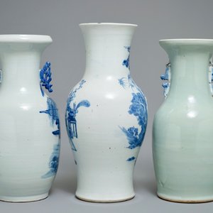 Three Chinese blue and white vases, 19th C. — 照片 3